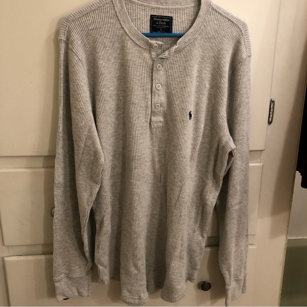 Abercrombie mens XL long sleeve 3 button shirt like new